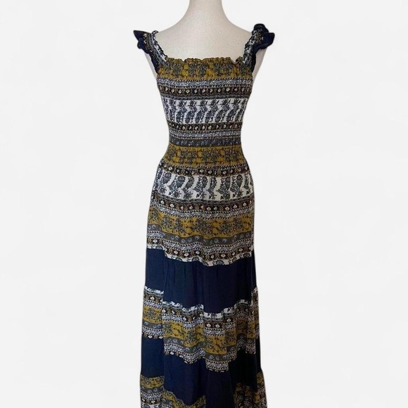 Elegant Navy and Gold Maxi Dress - Picture 3 of 8